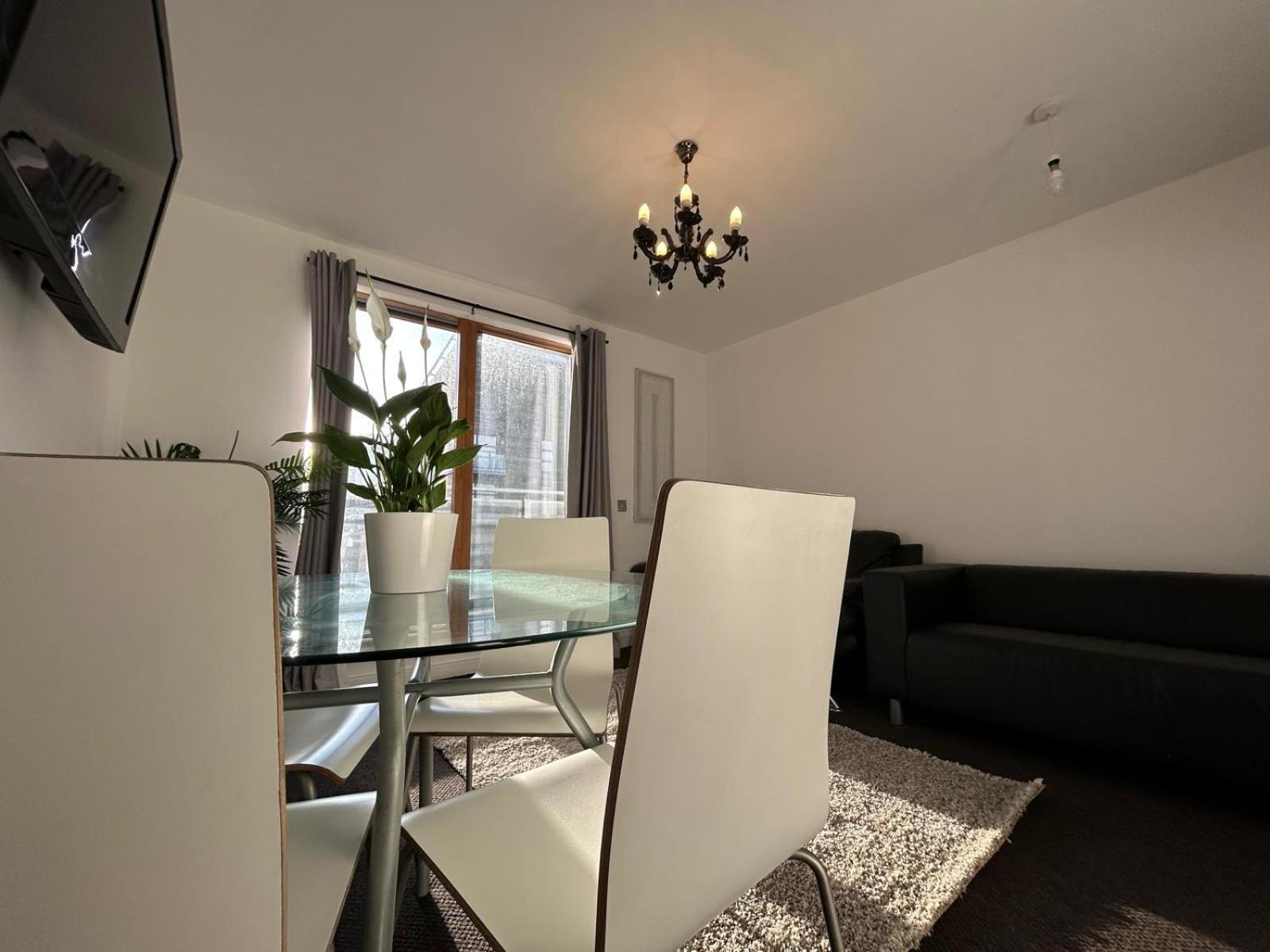 Central 2Bed 2Bath Манчестър Екстериор снимка